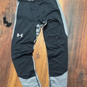 Under Armour Kids Black and Gray Bottoms, EUC, Medium